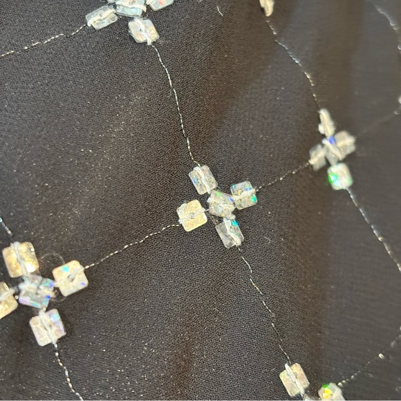 Vintage Saint Nouvaro‎ women’s black embellished sleeveless blouse - Picture 8 of 12